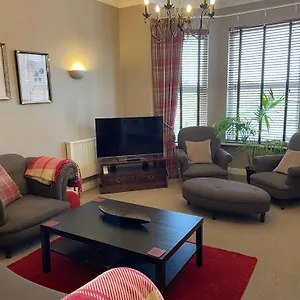 Apartment Number 10 Service - Danes United Kingdom